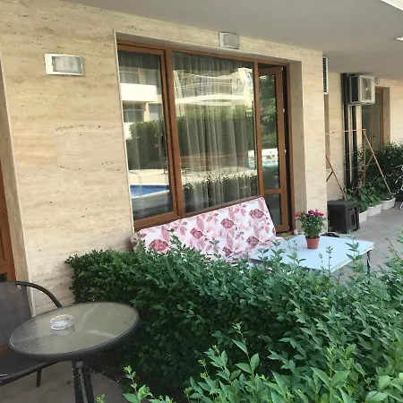 Квартал Чайка Балкан Бриз 7 Apartament Słoneczny Brzeg